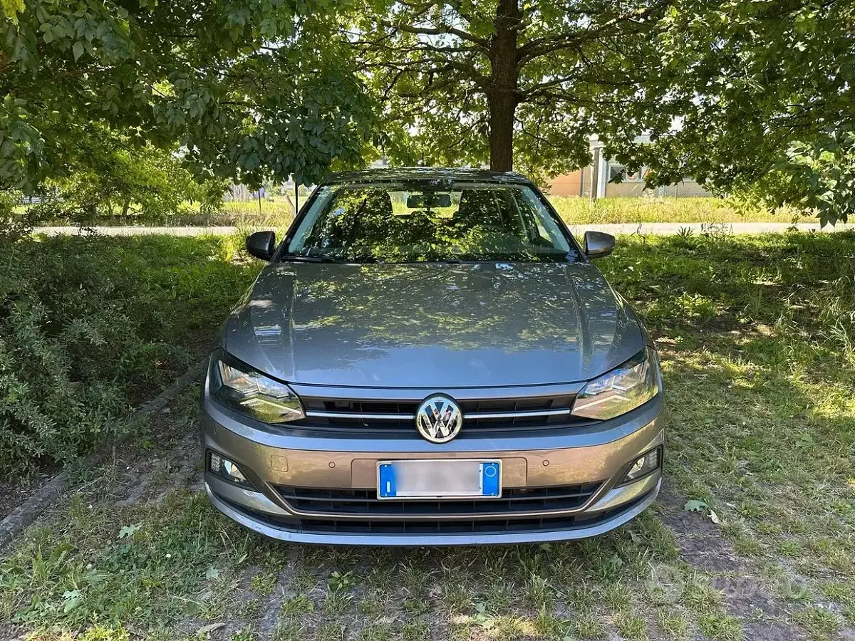 Usata VW Polo Comfortline 90 CV (66 kW) 2018 Grigio Utilitaria
