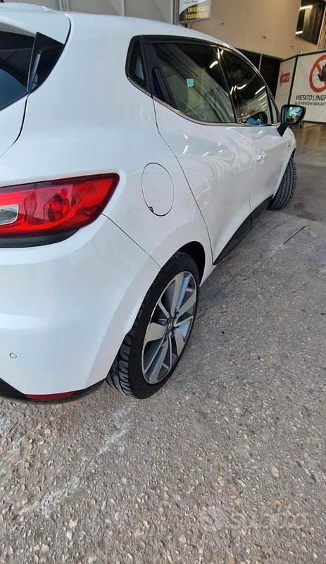 Usata Renault Clio IV 75 CV (55 kW) 2015 Bianco Berlina