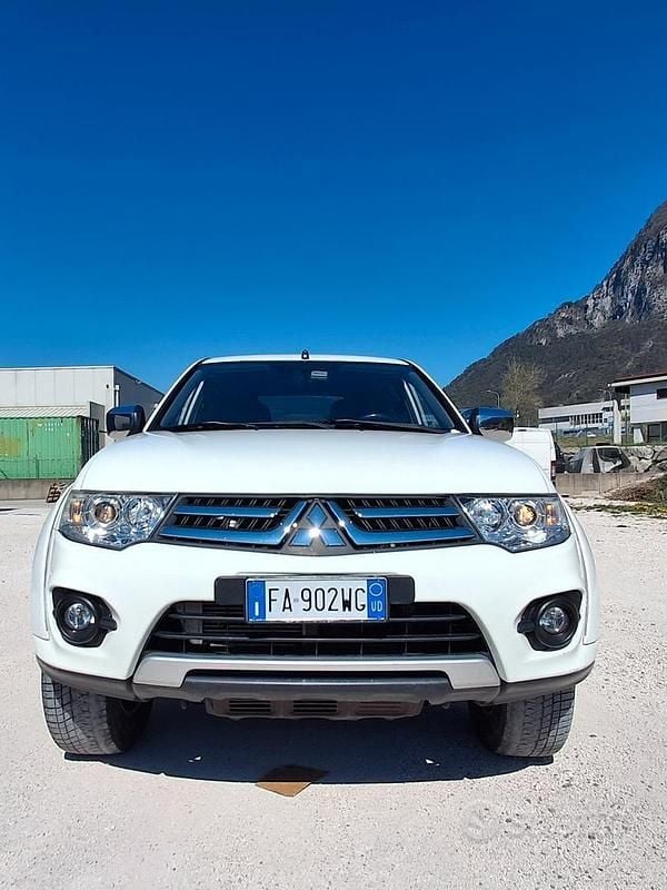 Usado Mitsubishi L200 178 CV (130 kW) 2015 Blanco Pickup/Camioneta