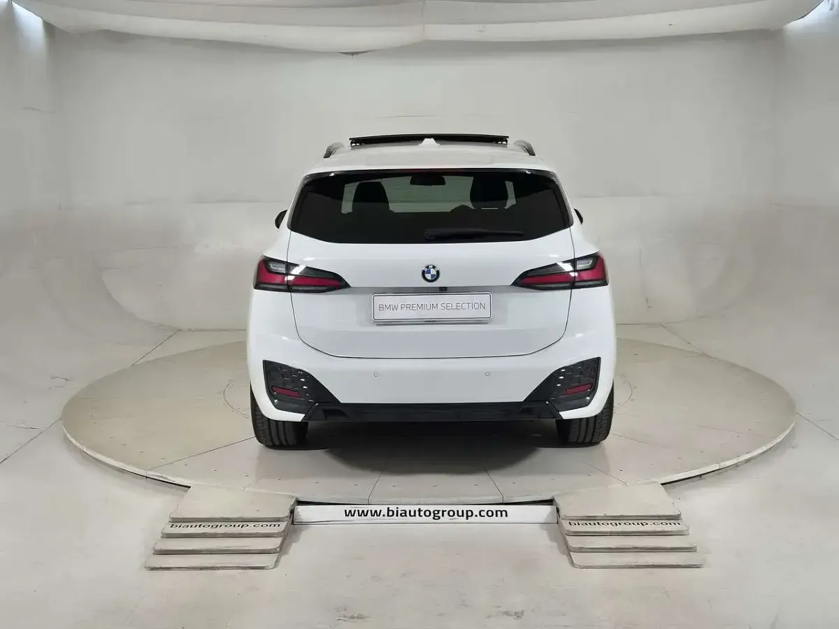 Gebraucht BMW 218 Active Tourer M Sport 150 PS (110 kW) 2024 Weiß Van / Kleinbus
