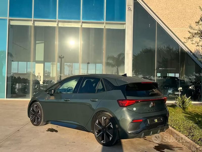Usata Cupra Born VZ 239 kW (326 CV) 2024 Verde Utilitaria
