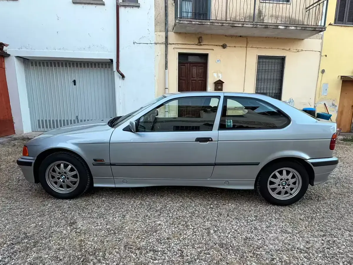 Usata BMW 318 140 CV (102 kW) 1996 Berlina