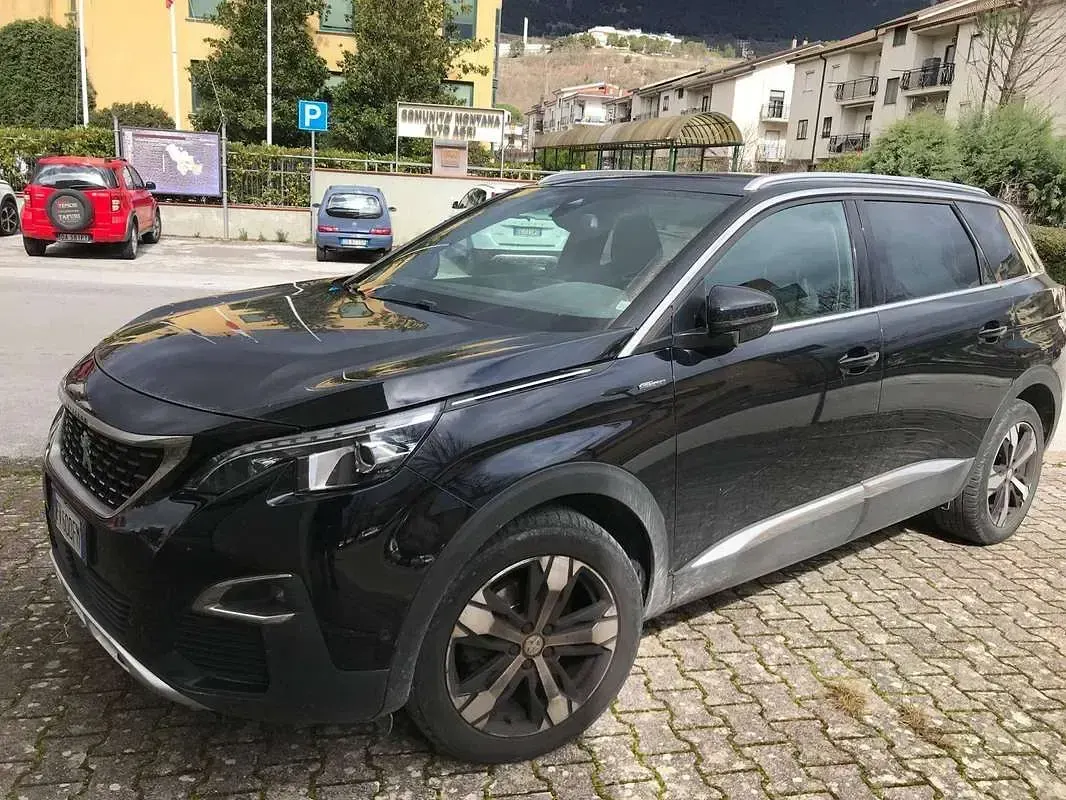 Usata Peugeot 5008 GT-line 131 CV (96 kW) 2019 Nero SUV