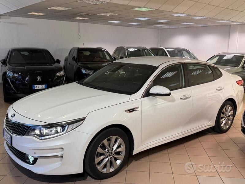 Bianco Usata 2016 Kia Optima Tre volumi | 12.500 € (Buon prezzo) - Immagine 1/4