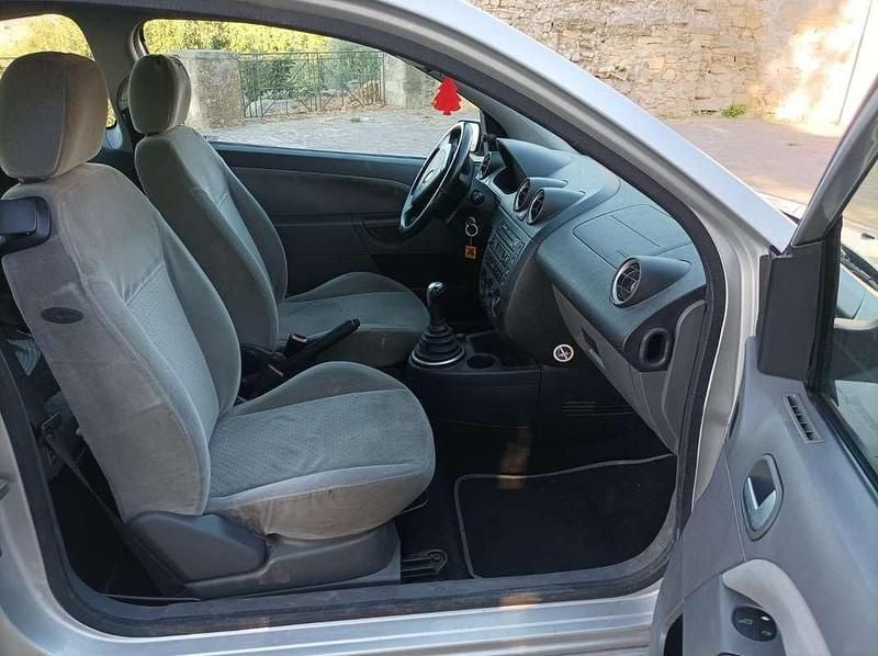 Begagnad Ford Fiesta Ghia 68 HK (50 kW) 2003 Sedan