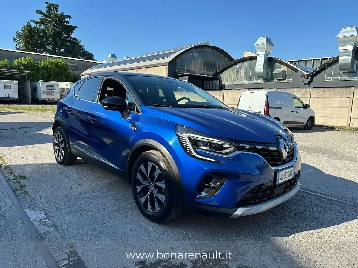 Usata Renault Captur Techno 159 CV (116 kW) 2023 Blu/azzurro SUV