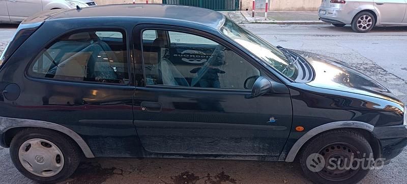 Usata Opel Corsa 1998 Nero Utilitaria