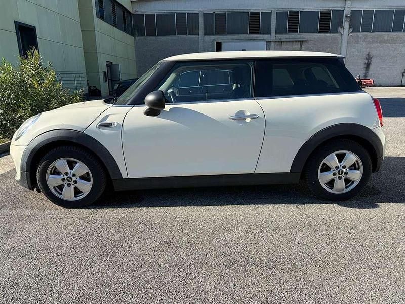 Usata Mini ONE 75 CV (55 kW) 2015 Beige Utilitaria