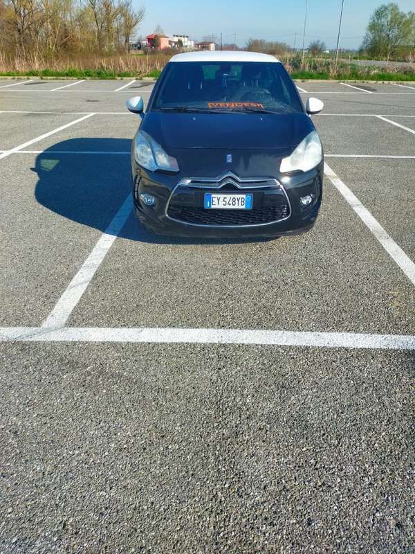 Usata 2015 Citroën DS3 Cabriolet Sport Chic Cabrio | 4000 € - Immagine 1/4