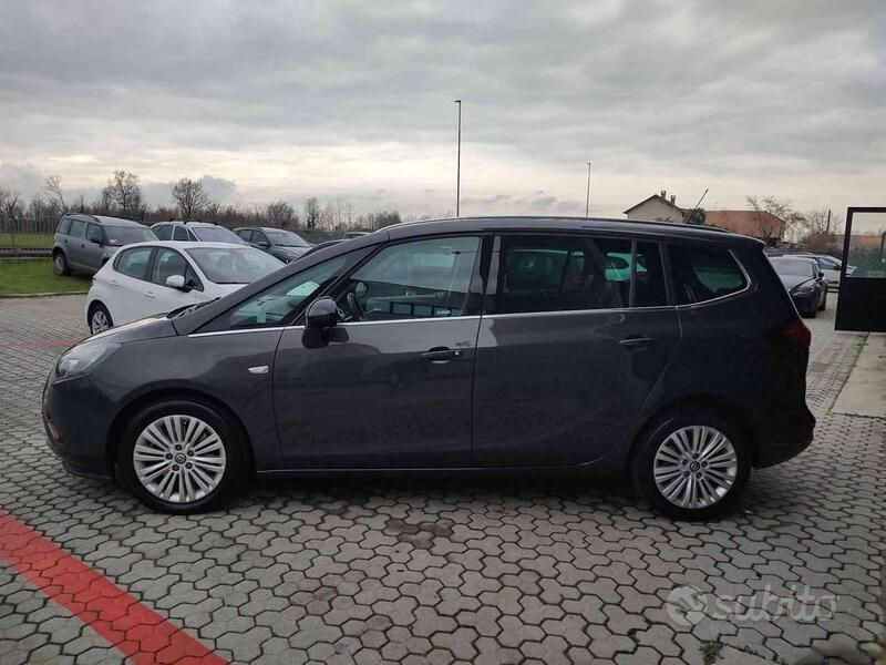 Usata Opel Zafira Tourer Cosmo 140 CV (102 kW) 2016 Grigio scuro Monovolume