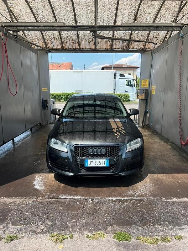 Grigio Usata 2009 Audi A3 Tre volumi | 6500 € (Buon prezzo) - Immagine 1/4