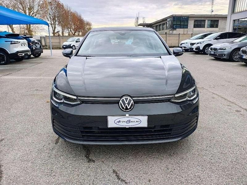 Usata VW Golf VIII Life 131 CV (96 kW) 2021 Grigio Berlina