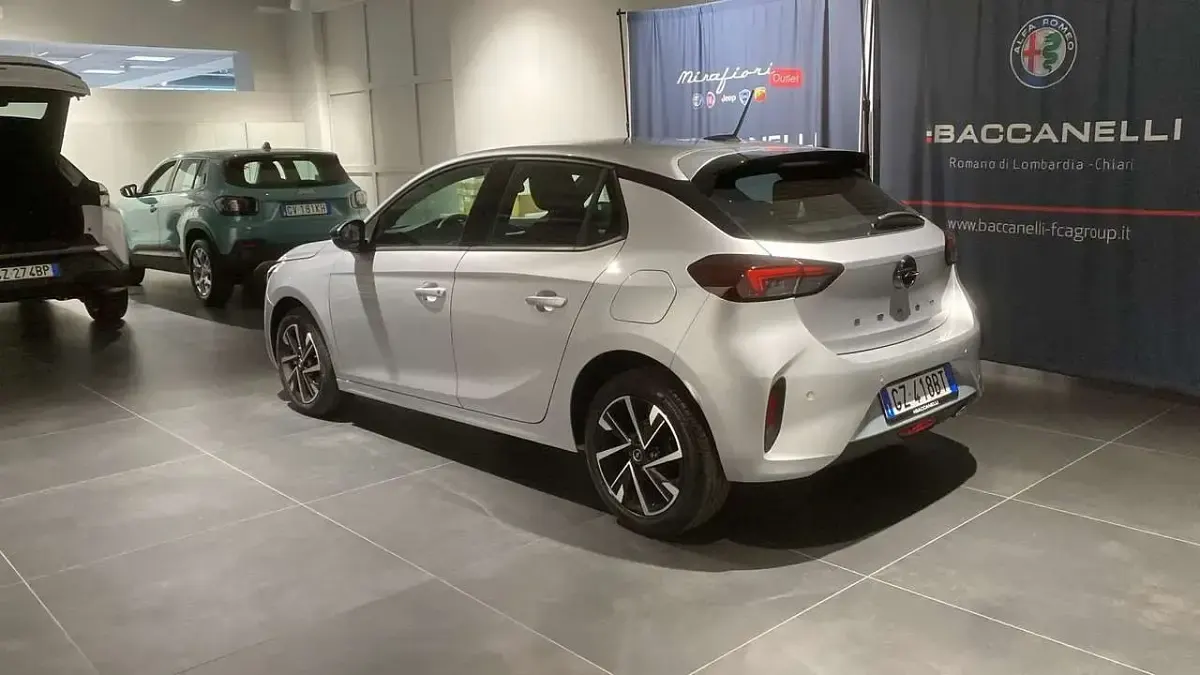 Usata Opel Corsa S 101 CV (74 kW) 2025 Argento Utilitaria