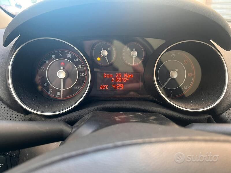 Usata Fiat Punto Evo Sport 90 CV (66 kW) 2010 Bianco Utilitaria