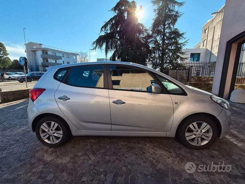 Usata Hyundai ix20 Style 90 CV (66 kW) 2011 Grigio Utilitaria