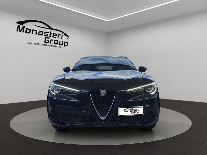 Nero Usata 2019 Alfa Romeo Stelvio Lusso SUV | 20.490 € (Cara) - Immagine 1/4