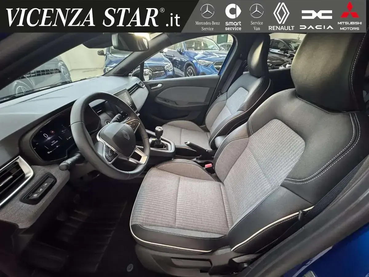 Usata Renault Clio V Techno 90 CV (66 kW) 2025 Blu iron Berlina