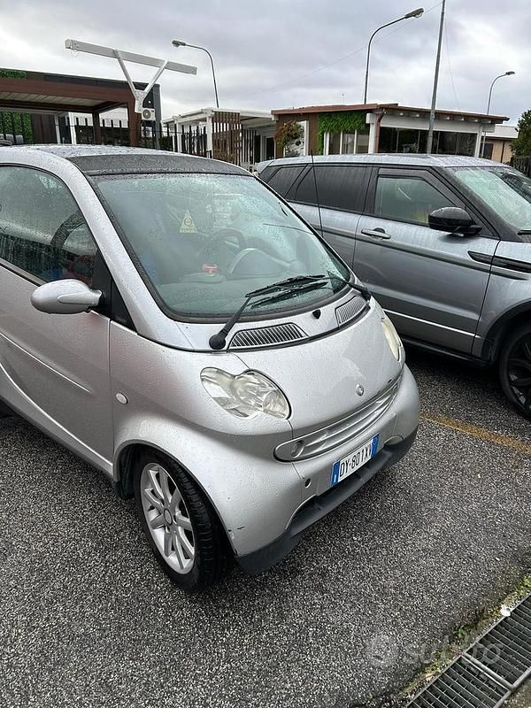Grigio Usata 2004 Smart ForTwo Coupé Coupé | 2800 € (Buon prezzo) - Immagine 1/4