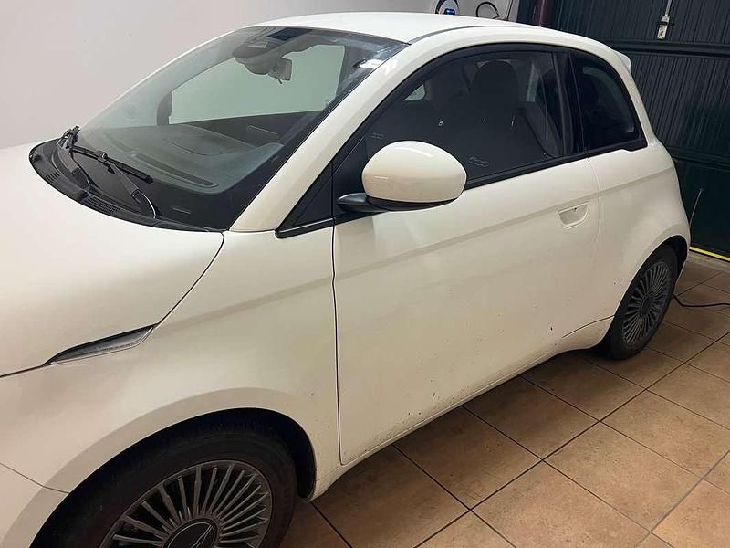 Second-hand Fiat 500e Passion 42 kW (58 CP) 2021 Alb Hatchback
