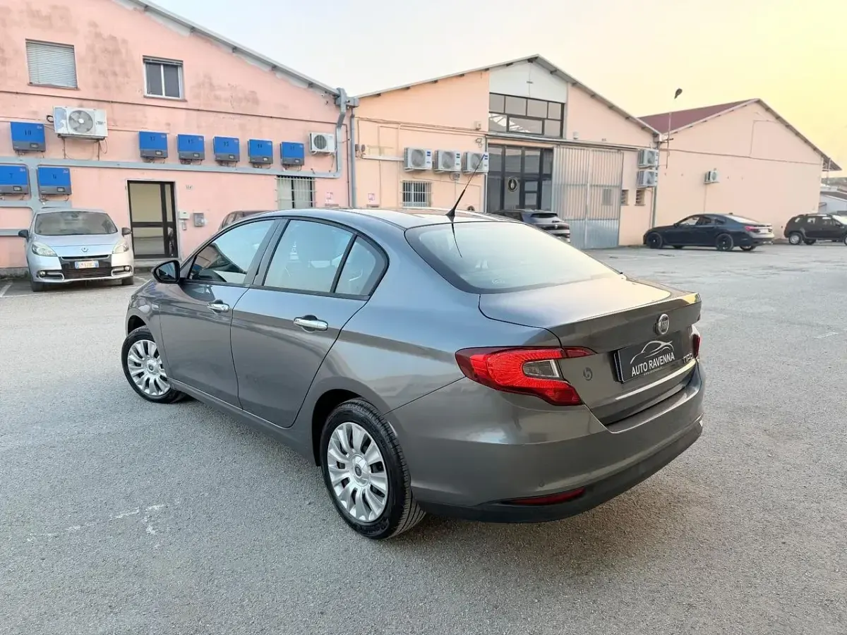 Usata Fiat Tipo Lounge 95 CV (69 kW) 2018 Grigio Berlina
