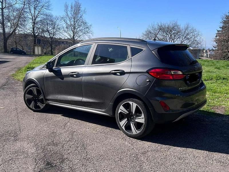 Usata Ford Fiesta Active 125 CV (91 kW) 2023 Grigio Utilitaria