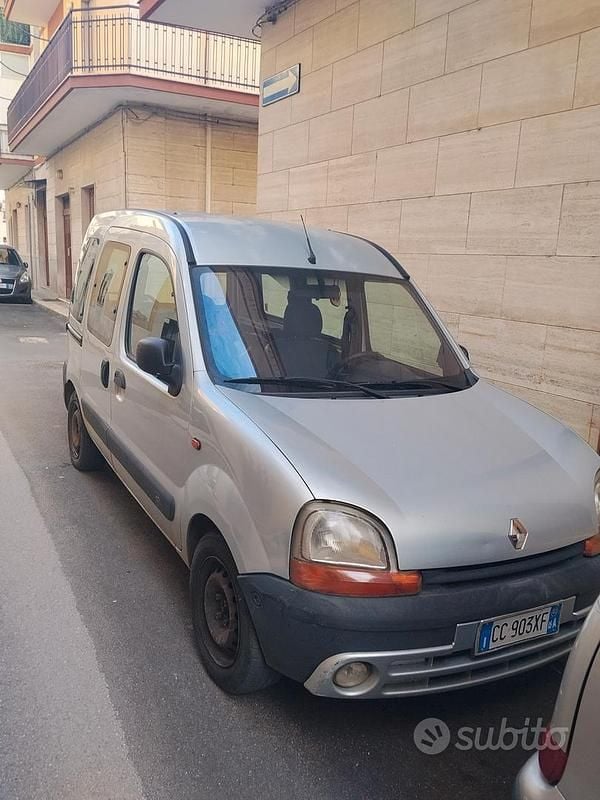 Usata Renault Kangoo 82 CV (60 kW) 2002 Monovolume