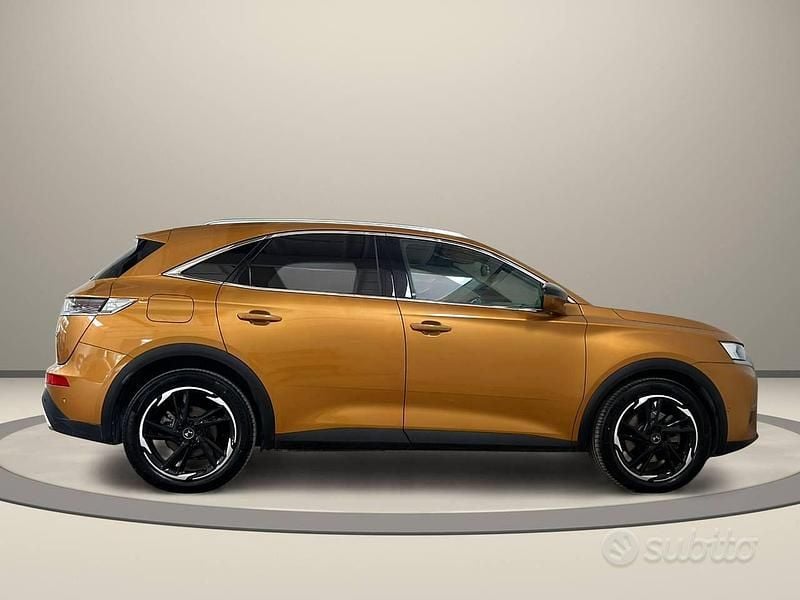 Usata DS Automobiles DS7 Crossback Grand Chic 300 CV (220 kW) 2020 Oro / metallizzato SUV
