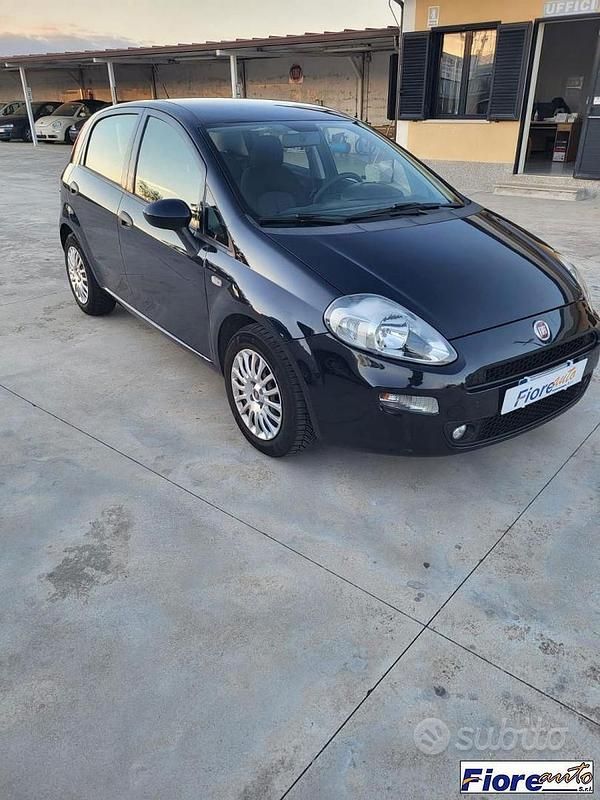 Usata Fiat Punto Street 95 CV (69 kW) 2017 Blu Utilitaria