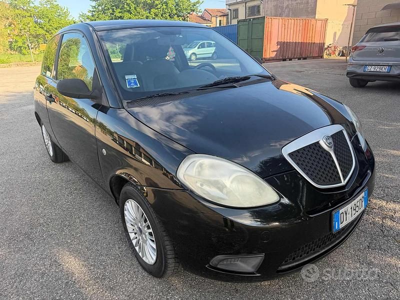 Usata Lancia Ypsilon 77 CV (56 kW) 2009 Nero Utilitaria