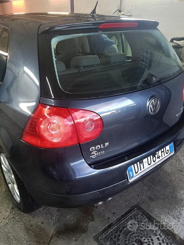 Begagnad VW Golf VI 105 HK (77 kW) 2008 Halvkombi