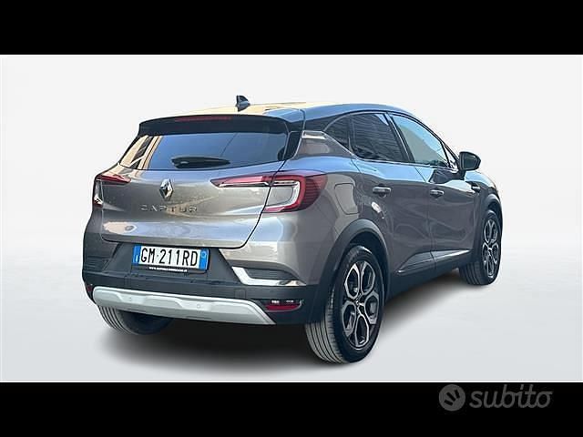 Usata Renault Captur Intens 101 CV (74 kW) 2023 Grigio SUV