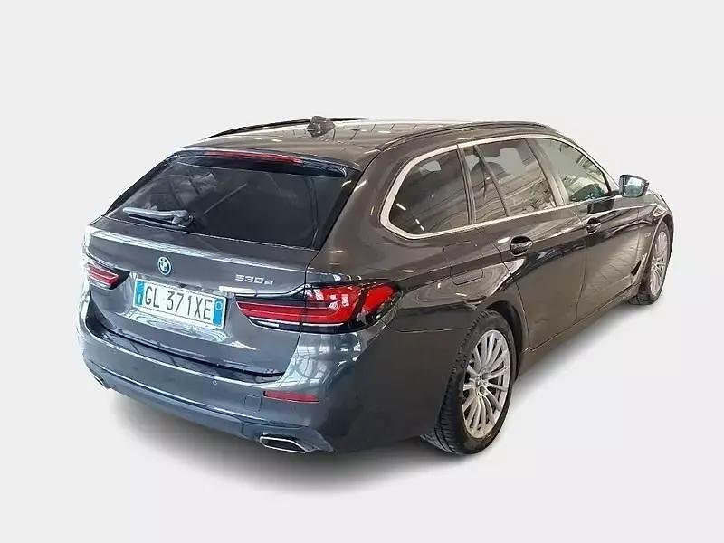 Usata BMW 530e 184 CV (135 kW) 2022 Grigio Station wagon