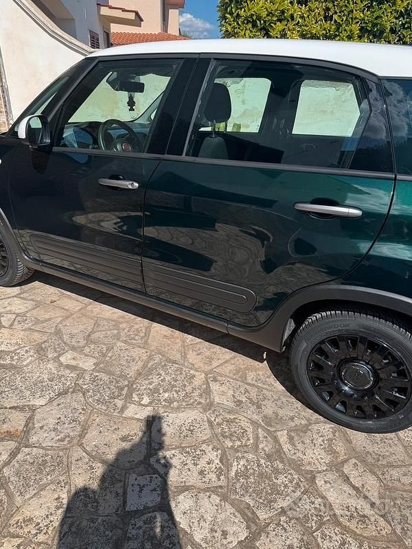 Verde Usata 2021 Fiat 500L Monovolume | 15.500 € (Cara) - Immagine 1/4