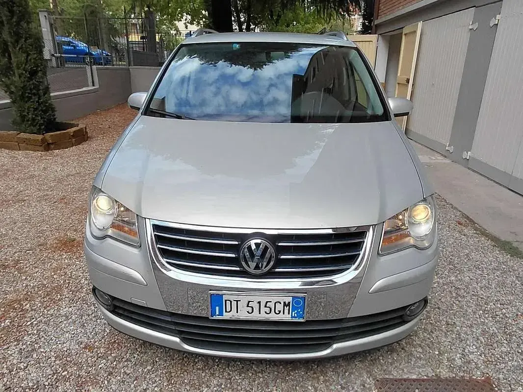 Usata VW Touran Trendline 140 CV (102 kW) 2009 Beige Monovolume