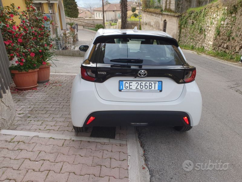 Usata Toyota Yaris Active 2021 Bianco Utilitaria