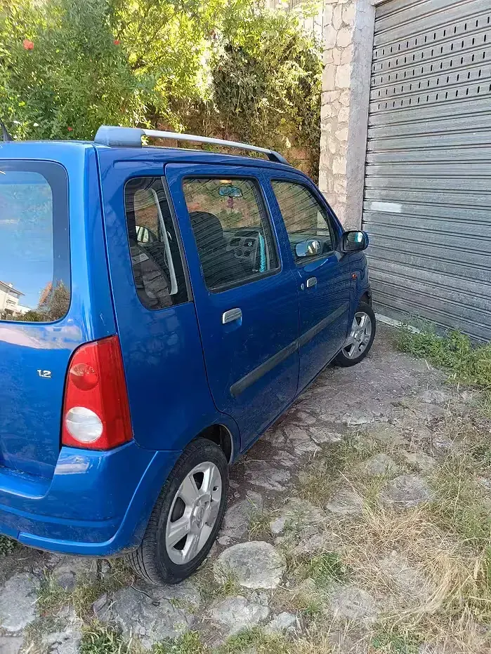 Usata Opel Agila 75 CV (55 kW) 2004 Bluazzurro Monovolume