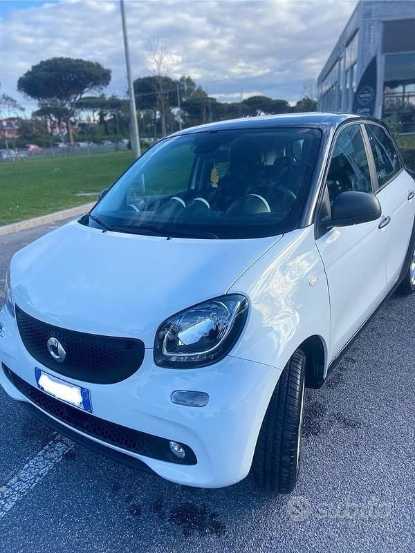 Bianco Usata 2019 Smart ForFour Utilitaria | 11.000 € (Super prezzo) - Immagine 1/4