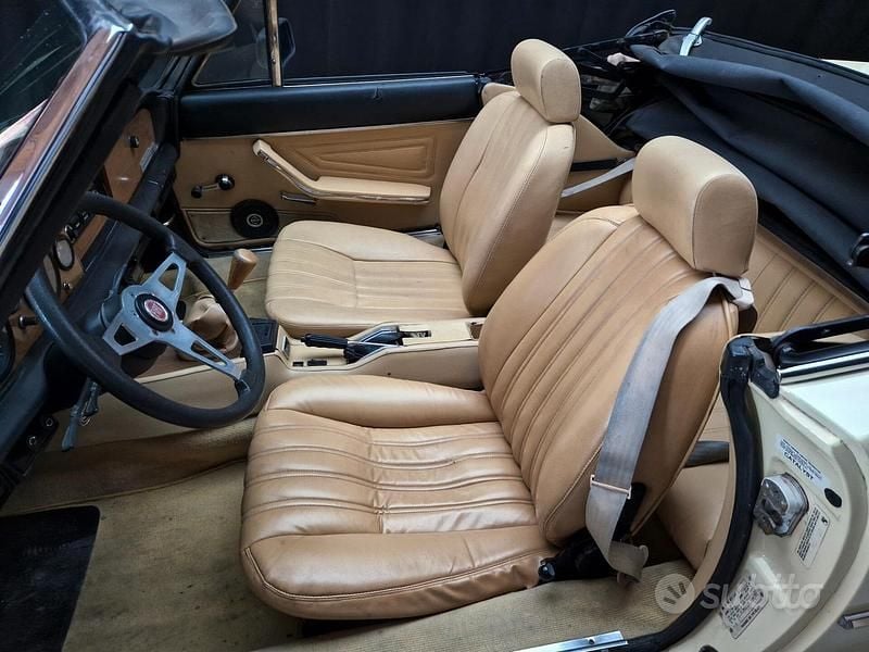 Usata Fiat 124 Spider 122 CV (89 kW) 1982 Beige Cabrio