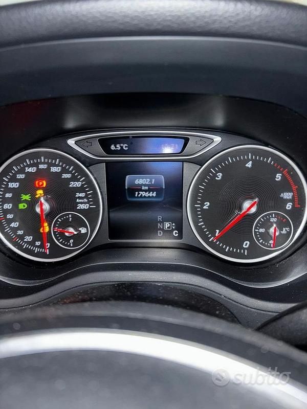 Usata Mercedes 180 2016 Nero Berlina