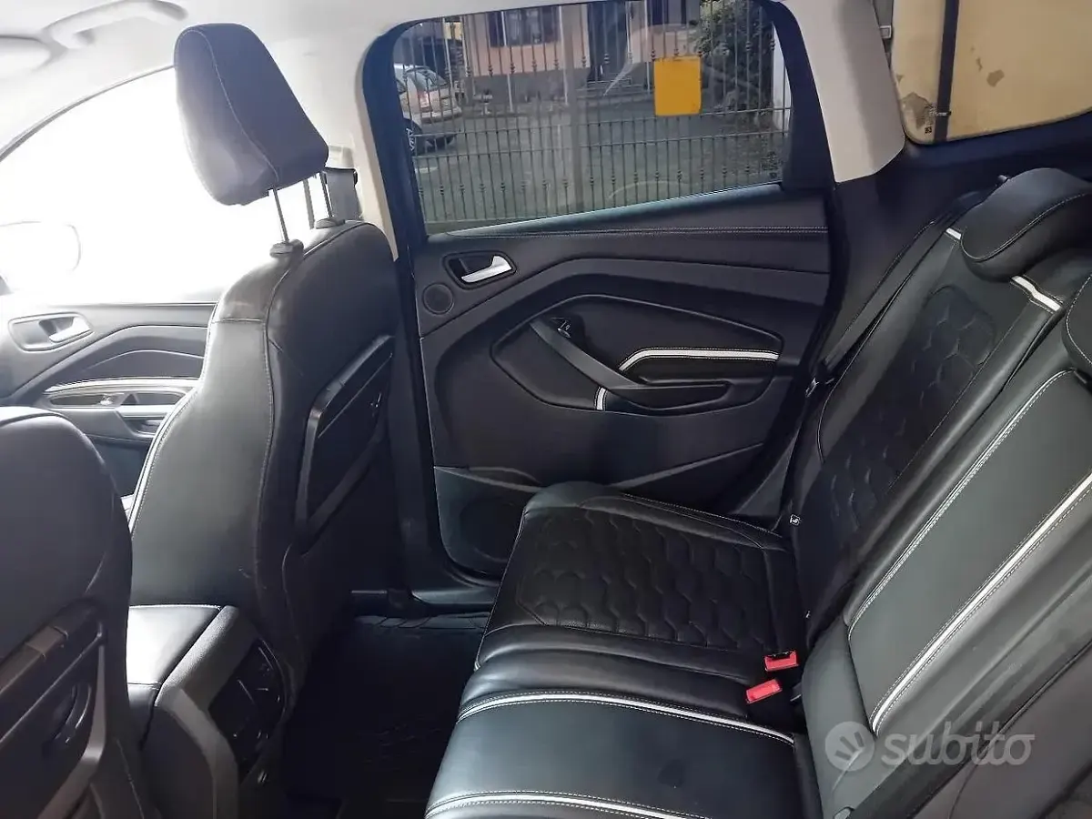 Usata Ford Kuga Vignale 150 CV (110 kW) 2019 Grigio SUV