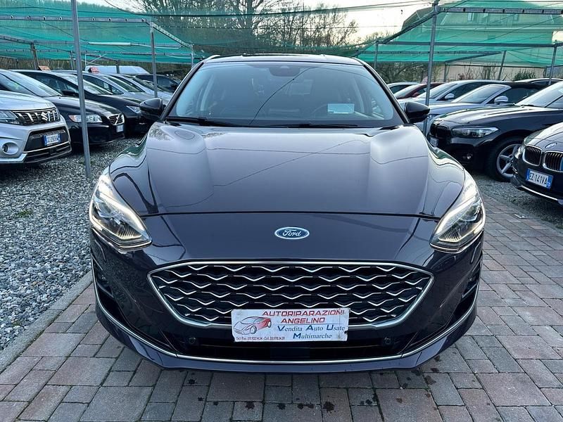 Usado Ford Focus Vignale 125 HP (91 kW) 2019 Vermelho Sedan