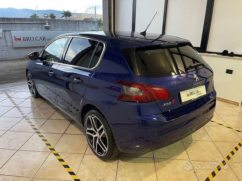 Usata Peugeot 308 Allure 120 CV (88 kW) 2018 Blu Berlina