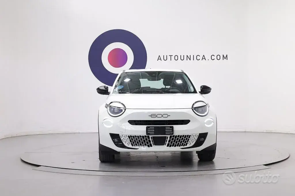 Usata Fiat 600 101 CV (74 kW) 2025 Bianco SUV