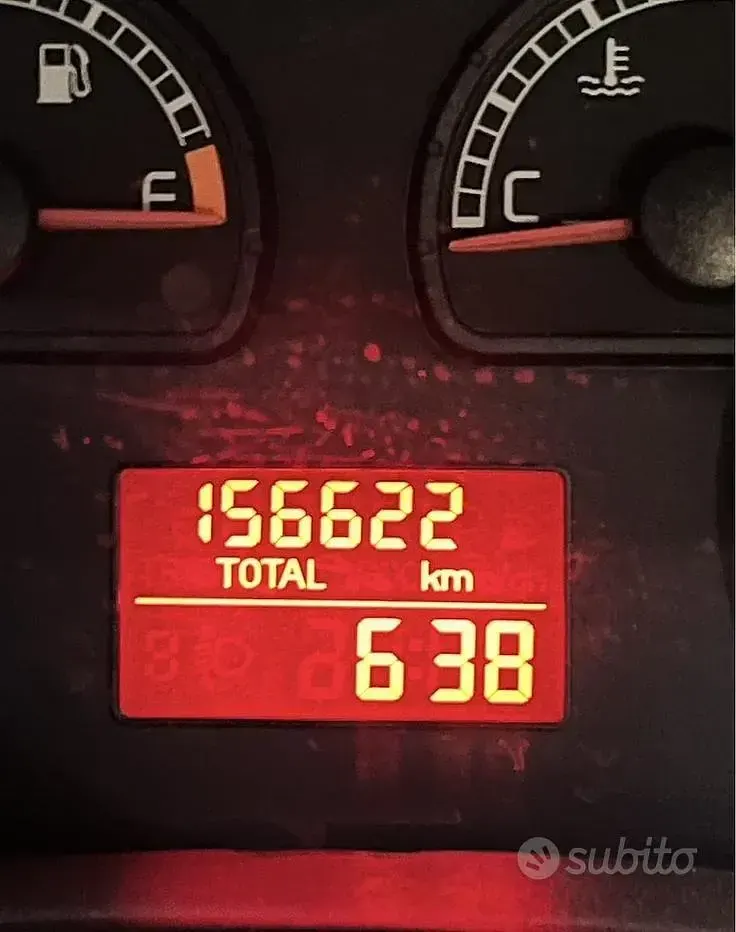 Usata Fiat Punto Dynamic 80 CV (58 kW) 2004 Bluazzurro Utilitaria