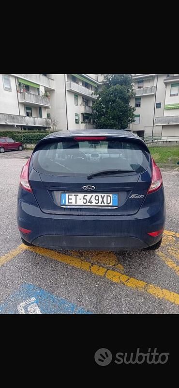 Begagnad Ford Fiesta 92 HK (67 kW) 2015 Blå Halvkombi