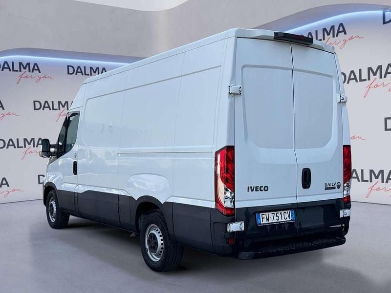 Usata Iveco Daily 136 CV (100 kW) 2019 Bianco Furgone