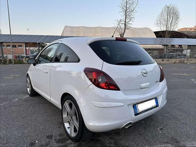 Usata Opel Corsa Sport 80 CV (58 kW) 2009 Bianco Utilitaria
