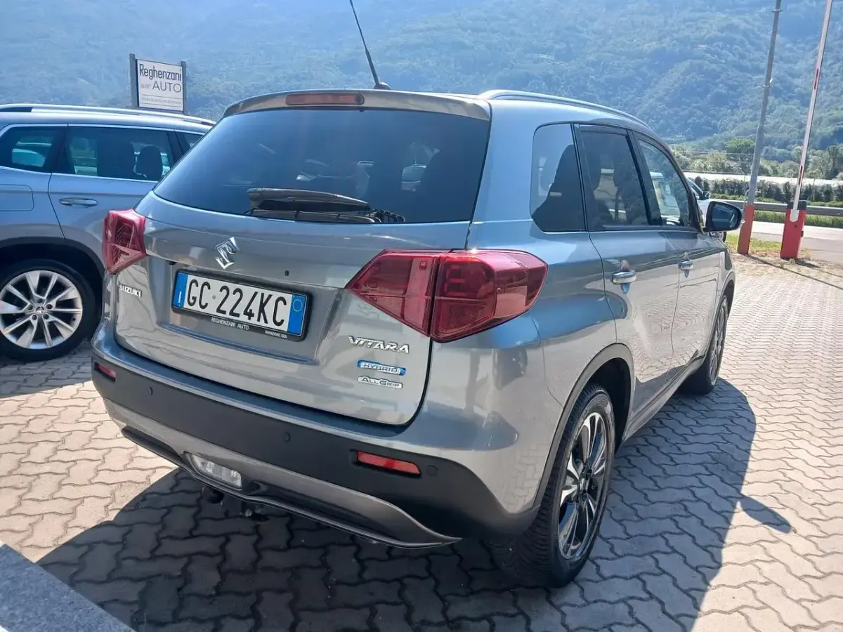 Usata Suzuki Vitara 129 CV (94 kW) 2020 Grigio SUV