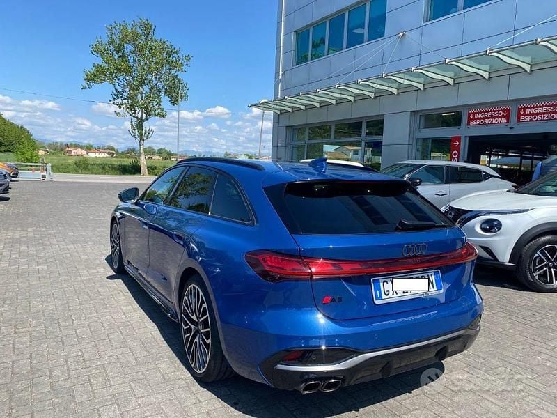 Usata Audi A5 S-Line 204 CV (150 kW) 2024 Grigio Station wagon