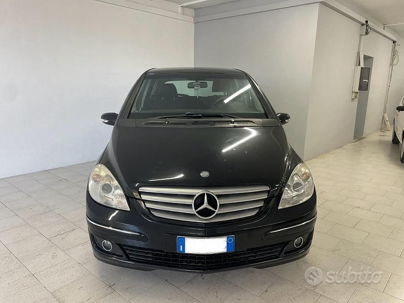 Usata Mercedes B180 Chrome 109 CV (80 kW) 2008 Nero Monovolume